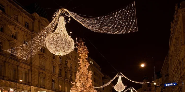 Tradičné vianočné trhy vo Viedni