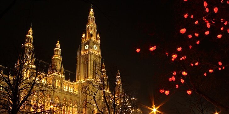 Tradičné vianočné trhy vo Viedni