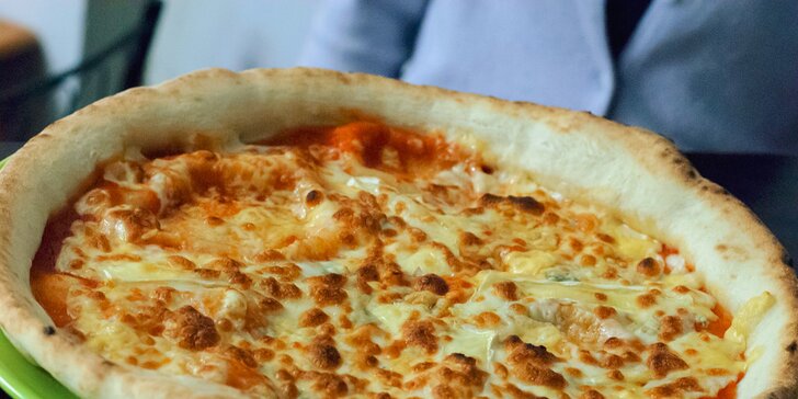 Spríjemnite si predvianočné potulky čerstvou horúcou pizzou v pizzérii Marro