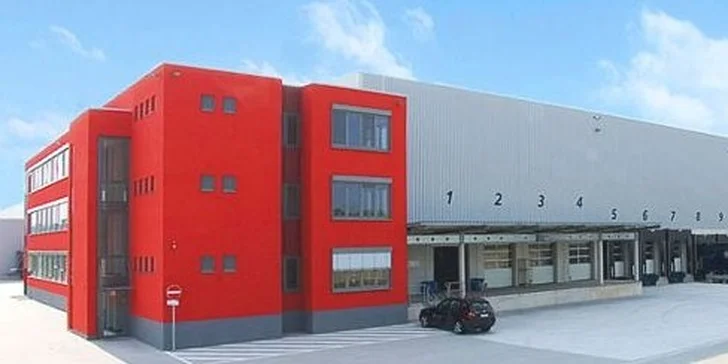 Umytie auta a voskovanie nanotechnológiou