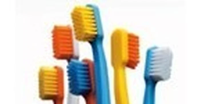 Top ambulantná dentálna hygiena + kefka Curaprox alebo bielenie zubov