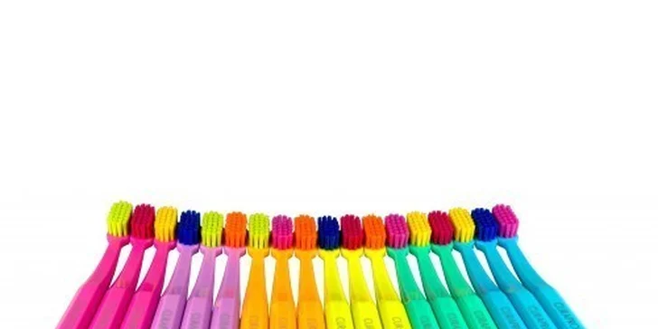 Top ambulantná dentálna hygiena + kefka Curaprox alebo bielenie zubov