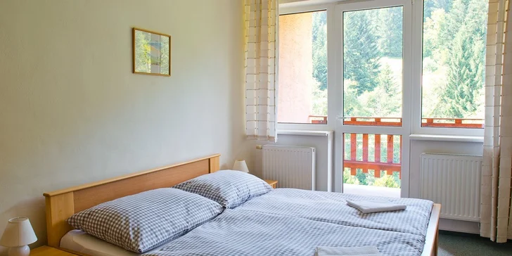 Víkendový pobyt pre 2 alebo pre 4 s polpenziou a neobmedzeným vstupom do bazéna