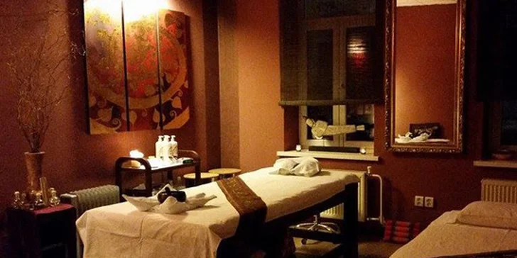 Hodinová luxusná thajská kombinovaná masáž alebo špeciálna masáž chrbta a šije v Dhara Dhevi