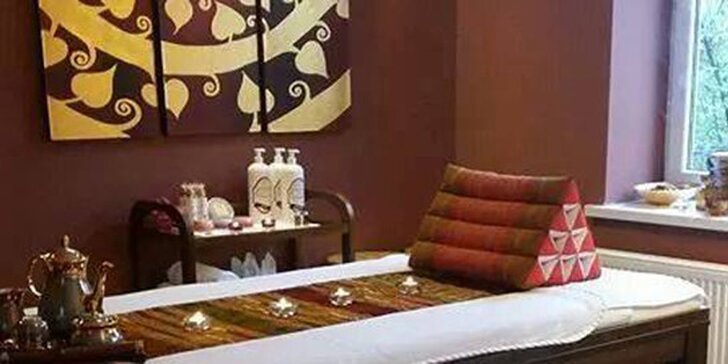 Hodinová luxusná thajská kombinovaná masáž alebo špeciálna masáž chrbta a šije v Dhara Dhevi