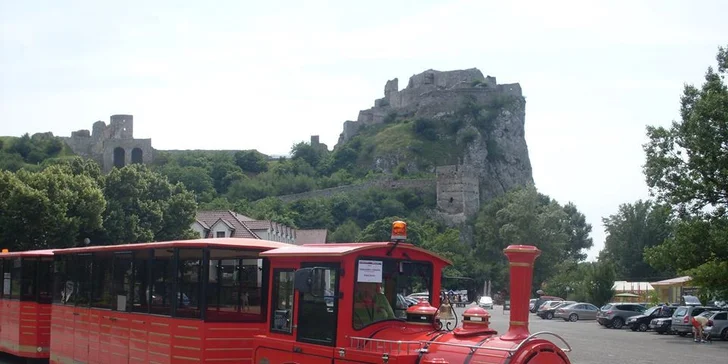 Vyhliadkova jazda vláčikom po Bratislave, na hrad Devín, na Železnú studničku alebo do ZOO
