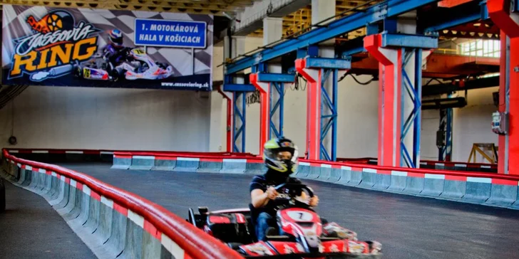 Adrenalínová jazda na motokárach