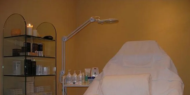 Vitamínová masáž tváre, krku a dekoltu