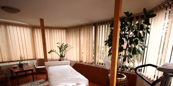 Luxusná relaxačná masáž a celotelová masáž lávovými kameňmi