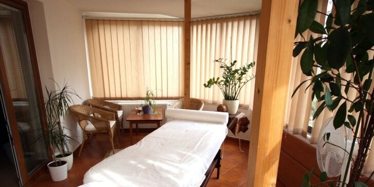 Luxusná relaxačná masáž a celotelová masáž lávovými kameňmi