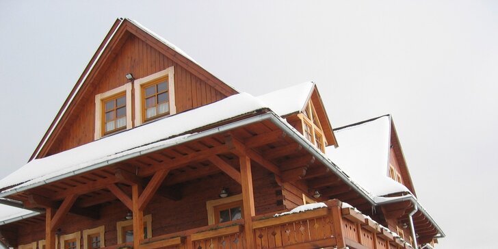 Zimný lyžiarsky pobyt s wellness na južnej strane Nízkych Tatier + 1 dieťa do 12 rokov ZDARMA