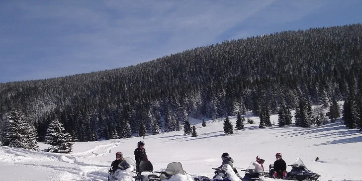 Adrenalín na snežných skútroch v Slovenskom raji