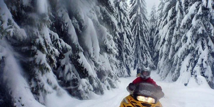 Adrenalín na snežných skútroch v Slovenskom rudohorí