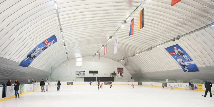 Wellness pobyt v Hoteli ALTIS**** Oravská priehrada s platnosťou aj počas jarných prázdnin, deti do 12 rokov ZDARMA! Celodenný vstup do Aquaparku Meander park Oravice a skipasy v cene!