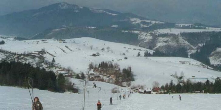 Skipasy v lyžiarskom stredisku SKI Strelníky