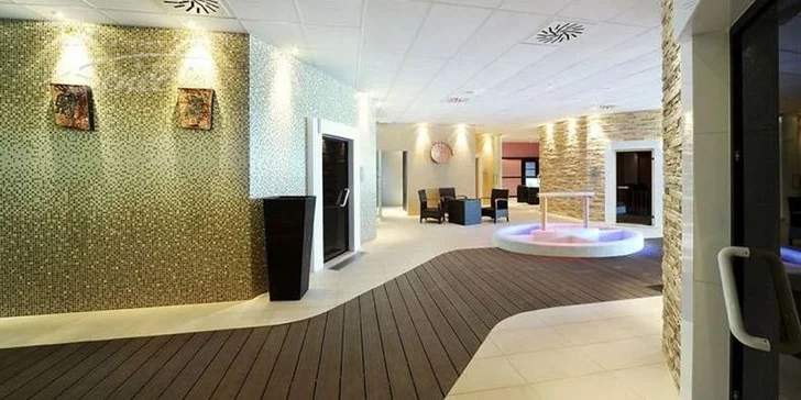 Wellness & Aquapark pobyt v Hoteli Senec****. Až 2 deti do 6 r. alebo 1 najmladšie dieťa do 12 r. zadarmo!