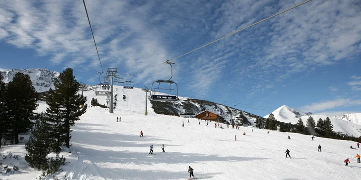 Lyžovačka v modernom SKI resort BANSKO v Bulharsku