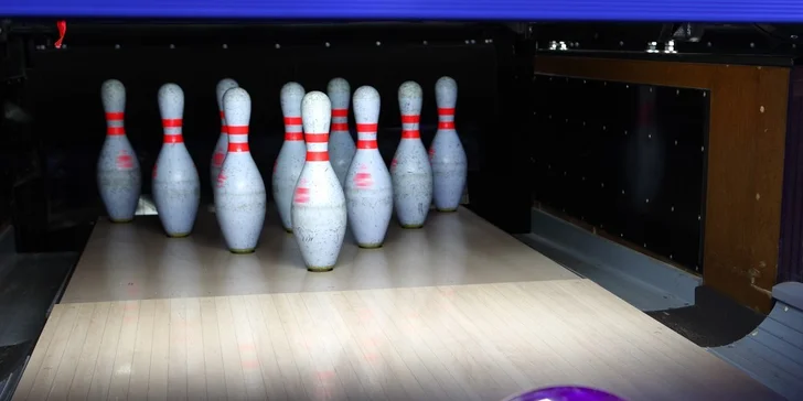Hodinový prenájom bowlingovej dráhy
