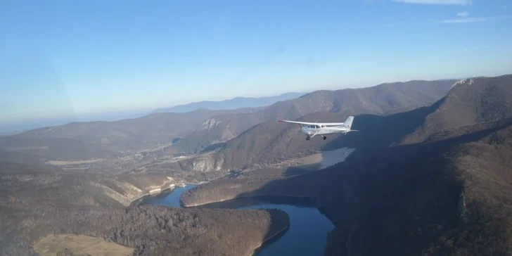 Vzrušujúci let lietadlom CESSNA 150 alebo CESSNA 172. Teraz špeciálne darčekové balíčky!