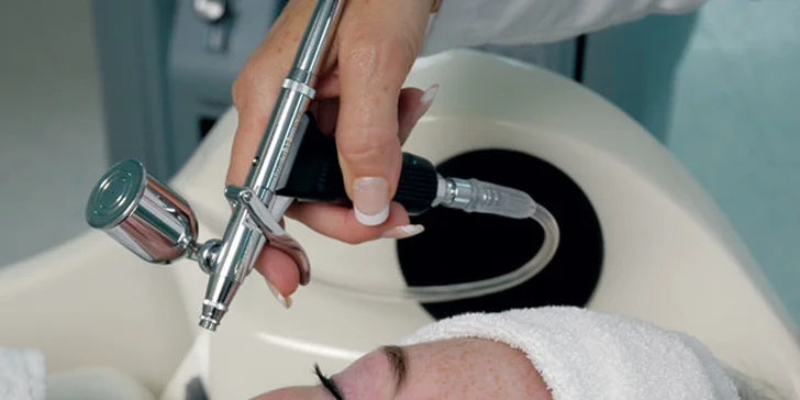 Osviežte pleť s novou procedúrou: Ultrazvukový peeling + špeciálny biolifting + kyselina Hyalurónová