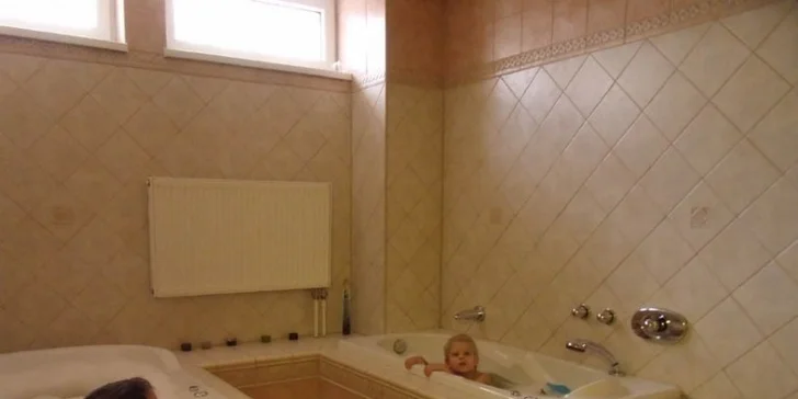 Privátna sauna s nápojom, masážou a vírivkou pre 2