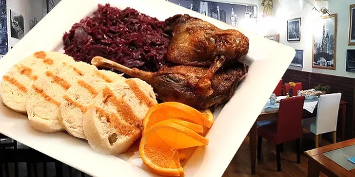 Pečená kačica s kapustou a parenou knedľou