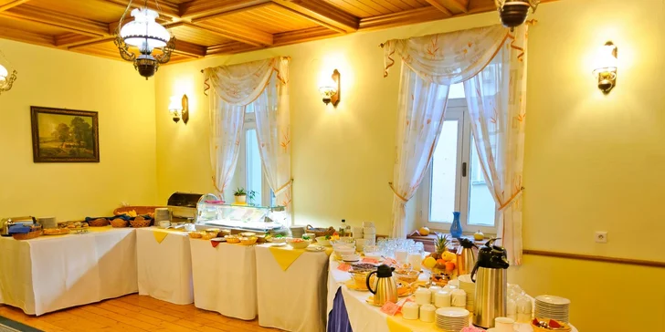 Relaxačný pobyt pre 2 osoby s procedúrami a vstupom do kúpeľov Karlových Varoch