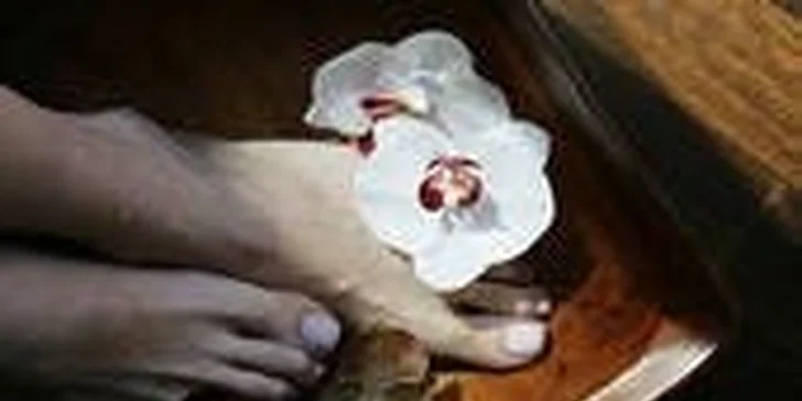 Medicinálna pedikúra a lakovanie nechtov