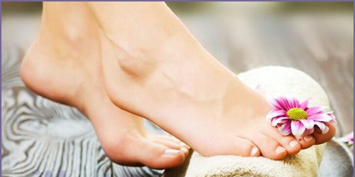 Klasická mokrá pedikúra, masáž nôh + zábal nôh