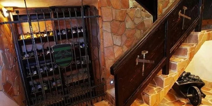 Vynikajúca pečená kačka pre 4 osoby s kapustou a lokšami