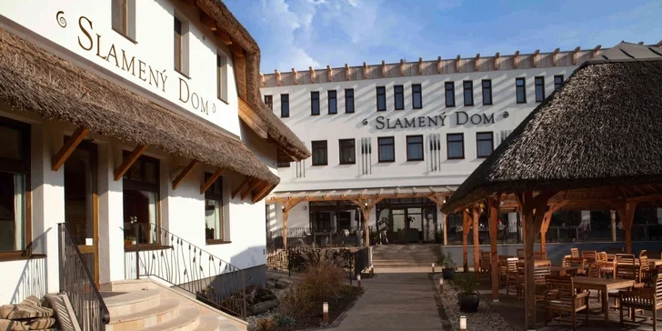 Romantický pobyt pre 2 osoby v Hoteli Slamený dom***