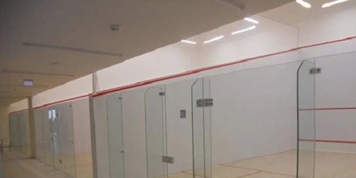 Squash v Aircraft Sport House