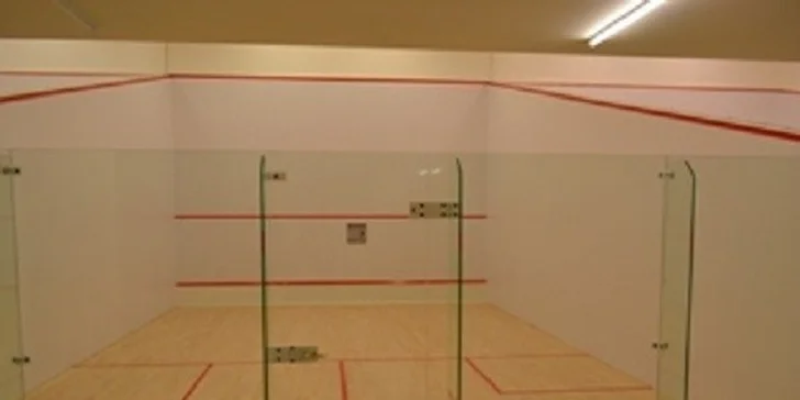Squash v Aircraft Sport House