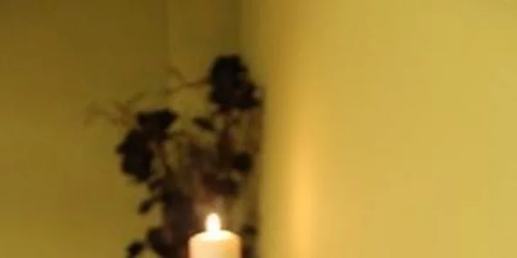 Romantický privátny wellness a fľaša sektu
