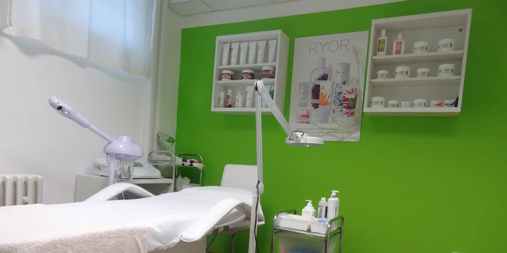 Diamantová dermabrázia a čokoládová masáž - hodinové ošetrenie