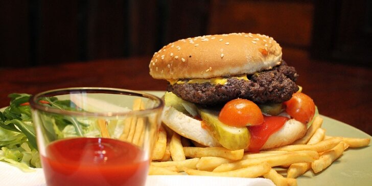 MŇAM: 6 druhov burgerov s pivom alebo kofolou