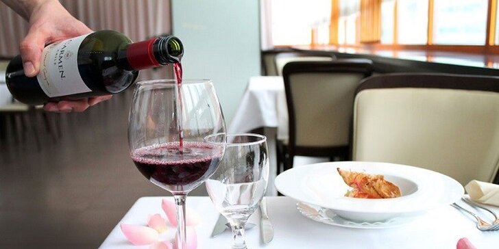 Romantické a chutné menu s fľašou vína pre 2 osoby