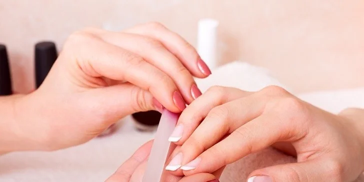 Wellness manikúra alebo gél lak pre krásne ruky