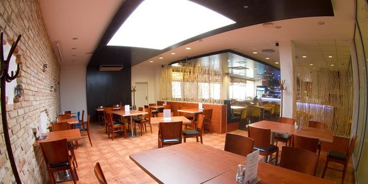 2 x ľubovoľná talianska pizza z obrovského výberu a 2 gaštanové pyré s čerstvým ovocím