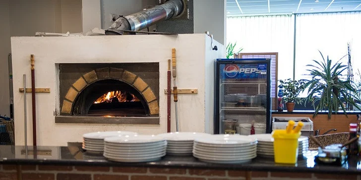 2 x ľubovoľná talianska pizza z obrovského výberu a 2 gaštanové pyré s čerstvým ovocím