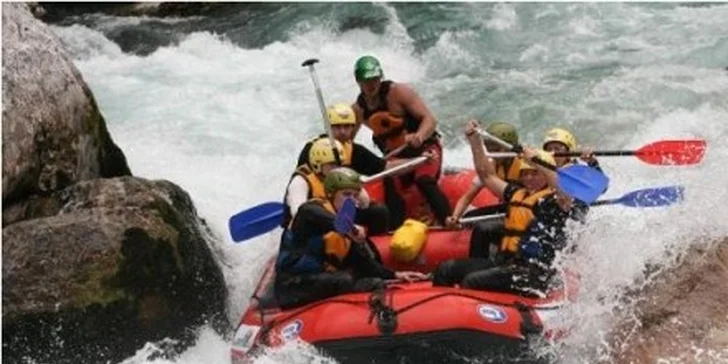 165 eur za nezabudnuteľný RAFTING na rieke Soča v SLOVINSKU! Trúfnite si na adrenalínovú plavbu spojenú so 4-dňovým výletom v Triglavskom národnom parku teraz so zľavou 50%.