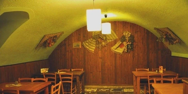 Bravčová alebo kuracia kapsa s prílohou a dezert