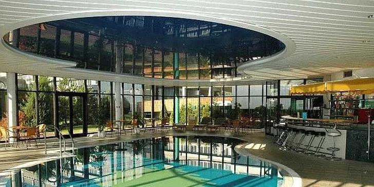 Celodenný vstup alebo permanentka na 5 vstupov do wellness centra hotela Holiday Inn v Bratislave