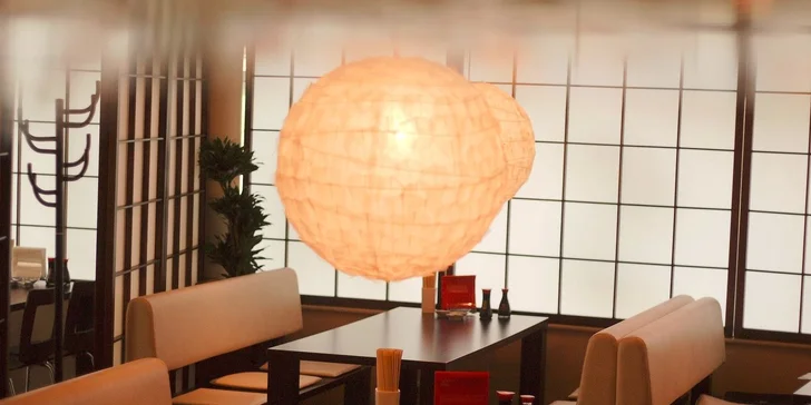 Znamenitý jarný sushi set pre 2 osoby