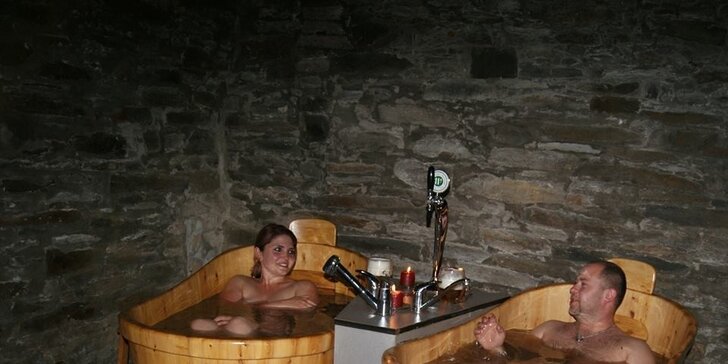 Romantický pobyt s pivným kúpeľom pre 2 osoby