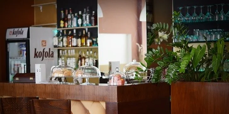 Luxusná havajská káva s croissantom