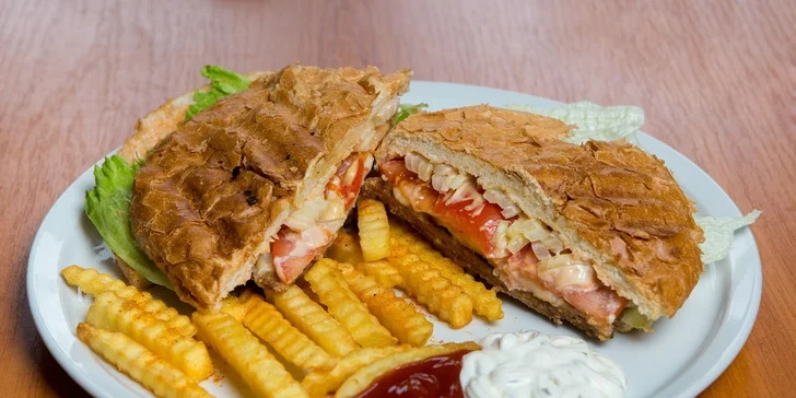 Vyberte si z 18 druhov chrumkavej pizze alebo poďte na hamburger s hranolčekmi