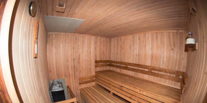 2-hodinový privátny vstup do sauny pre 2 až 4 osoby s fľašou sektu alebo pivom