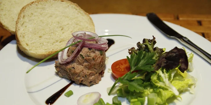 3-chodové slovenské menu s ľudovou hudbou