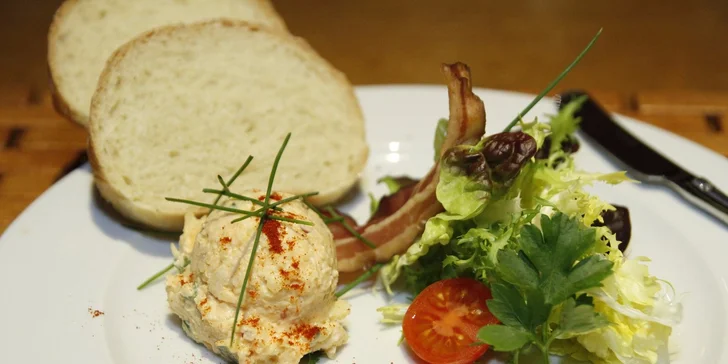 3-chodové slovenské menu s ľudovou hudbou